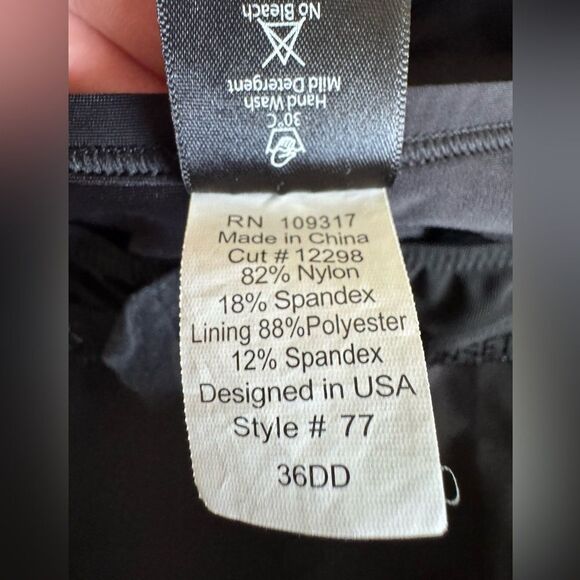 Sunsets Black Twist Front Tankini Top Sz 36DD Underwire Support Beach Travel - Picture 4 of 5